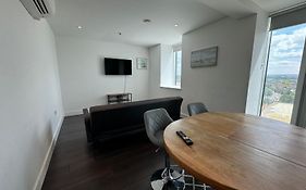 Cozy One Bedroom Flat 20 Mins Central London Bp142