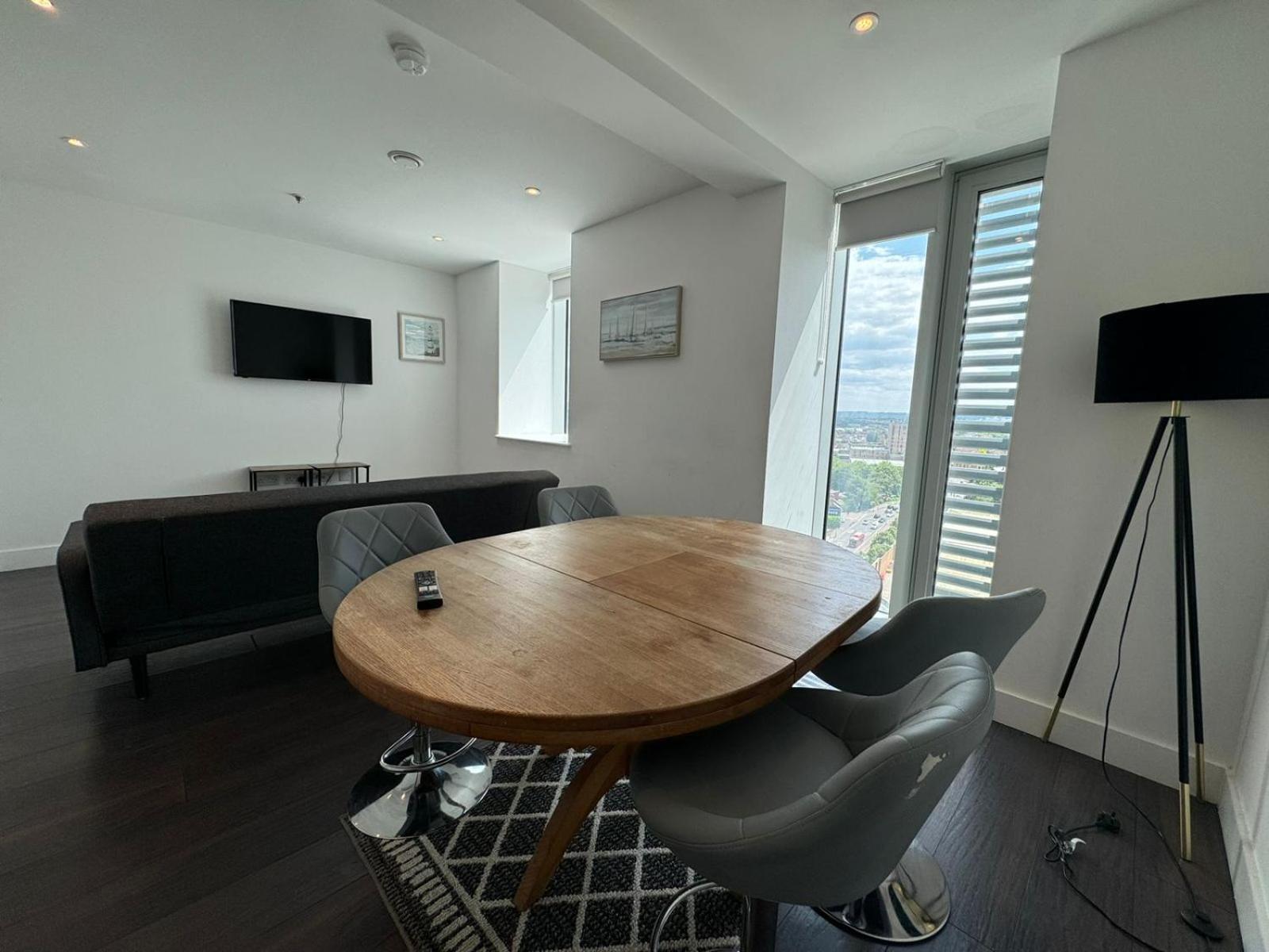 Cozy One Bedroom Flat 20 Mins Central London Bp142 Exterior photo